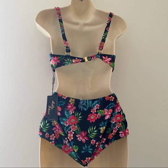 HELLO BIKINI PLUS SIZE FLORAL BATHING SUIT(RUNS VERY SMALL…MORE LIKE A LARGE) - Picture 2 of 16